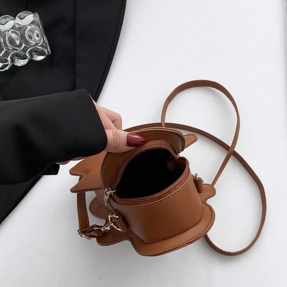 🎃 Women’s Unique Niche Shaped Bag – Gingerbread Man Cookie Person Crossbody 🍪 - Picture 6 of 7